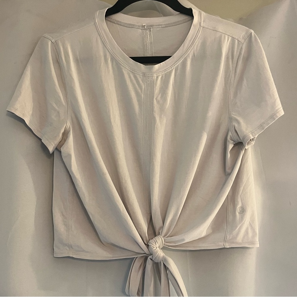 It’s a Tie Tee